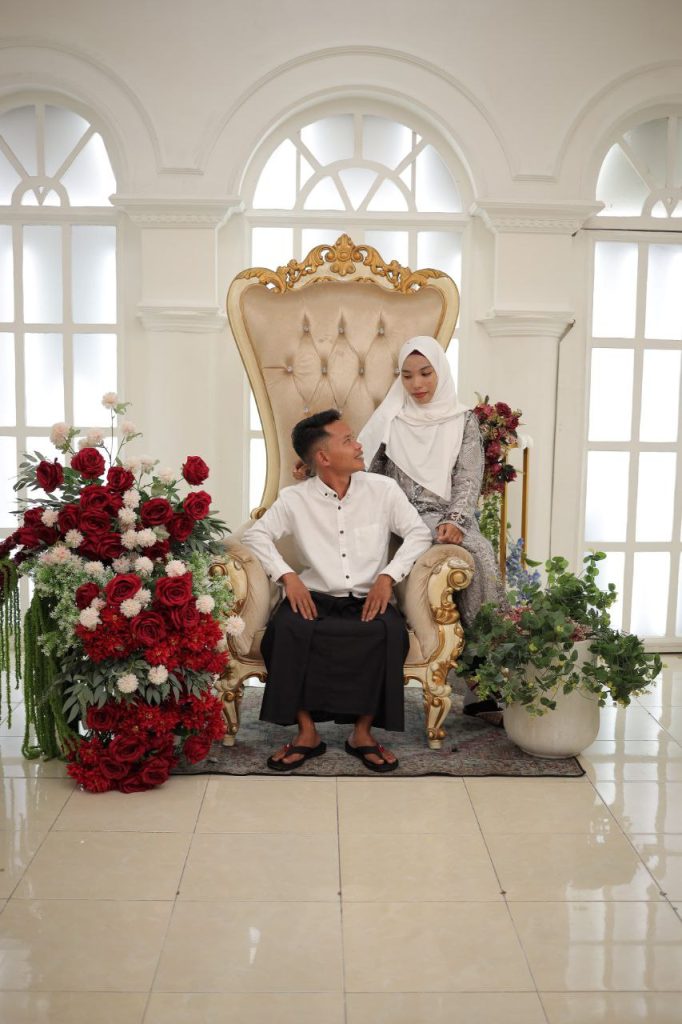 photo 6158962920868922651 y