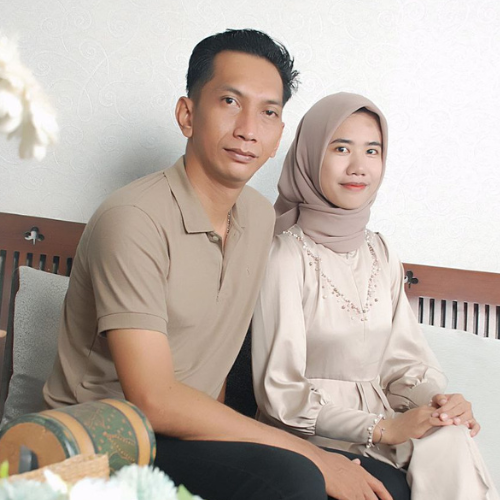 Merah Kuning Rendang Minang Logo